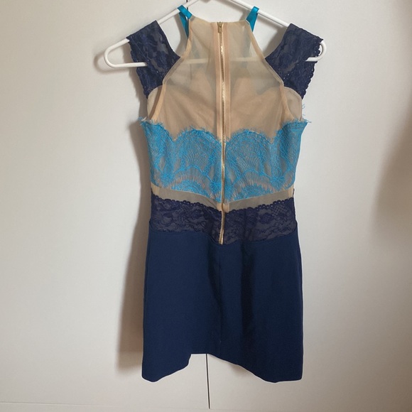 Three floor Dress - Picture 2 of 3